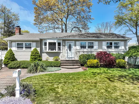 900 Cable Ave, Beachwood, NJ 08722