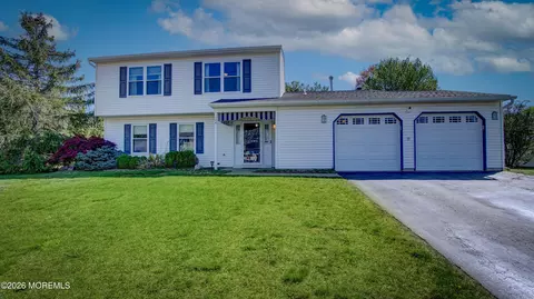 128 Starlight Rd, Howell, NJ 07731