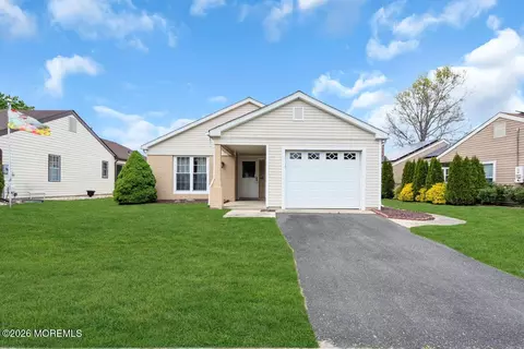 10 Saint Paul Pl, Manchester, NJ 08759