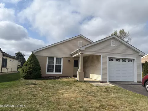 10 Saint Paul Pl, Manchester, NJ 08759