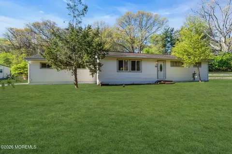 43 Redwood Pl, Jackson, NJ 08527