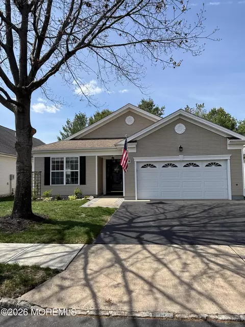 74 Huntington Dr, Jackson, NJ 08527