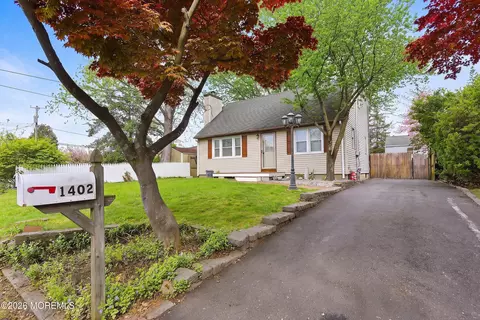 1402 Chicopee Ave, Point Pleasant, NJ 08742