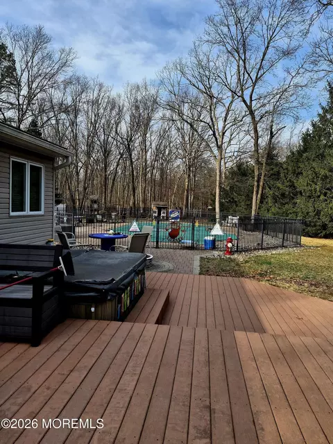 751 Lakehurst Ave, Jackson, NJ 08527