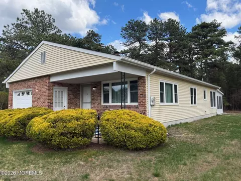2 Elkton Ct, Toms River, NJ 08753