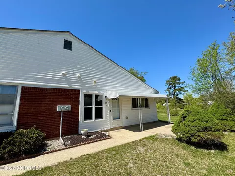 85 C Hope Rd, Whiting, NJ 08759