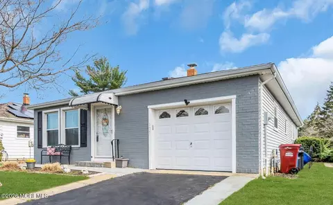 175 Liberta Dr, Toms River, NJ 08757