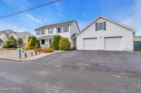 460 Cedar Dr, Lanoka Harbor, NJ 08734