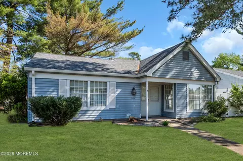 549 Mayfair Rd # A, Manchester, NJ 08759