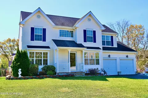 14 Azalea Ct, Barnegat, NJ 08005