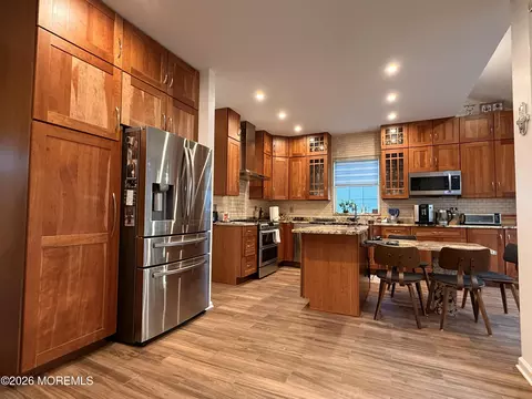 16 Samantha Dr, Morganville, NJ 07751