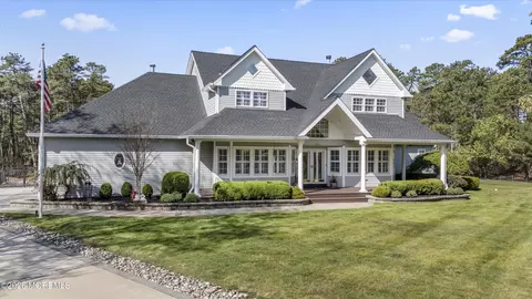 39 Rodeo Dr, West Creek, NJ 08092