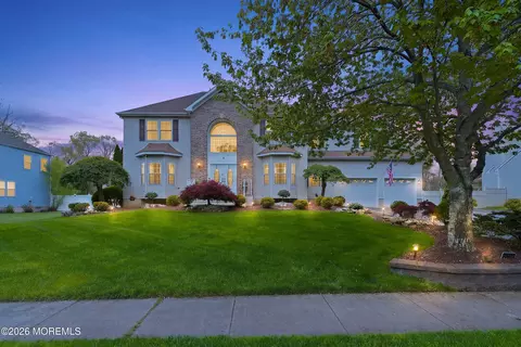 8 Arboretum Dr, Jackson, NJ 08527