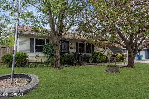 325 Spar Ave, Beachwood, NJ 08722
