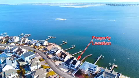 3313 Long Point Dr, Toms River, NJ 08753