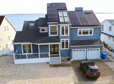 3313 Long Point Dr, Toms River, NJ 08753