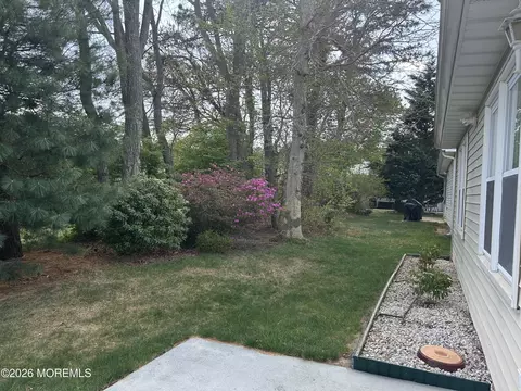 Exterior - 25 S Thames Pl, Brick, NJ 08723 photo 2 of 7