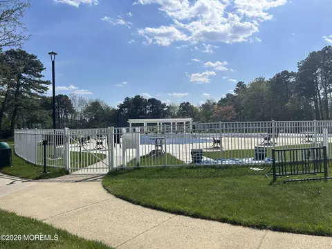 Exterior - 25 S Thames Pl, Brick, NJ 08723 photo 6 of 7