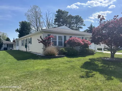 Exterior - 25 S Thames Pl, Brick, NJ 08723 photo 1 of 7