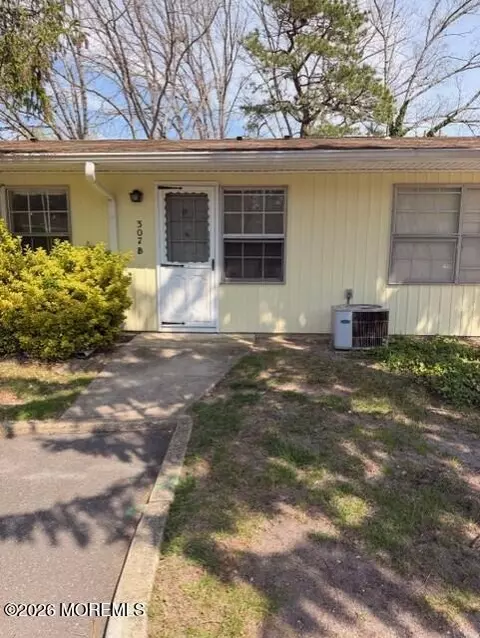 307 W Malvern Ct #B, Lakewood, NJ 08701