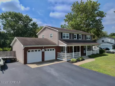 32 Sabina Ter, Freehold, NJ 07728