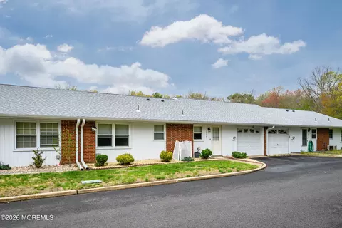 343 Canterbury Ct # B, Lakewood, NJ 08701