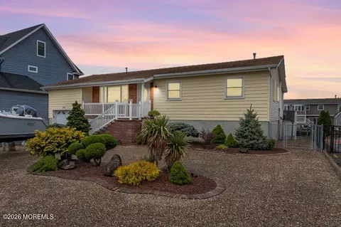 1964 Seaman Ct, Toms River, NJ 08753