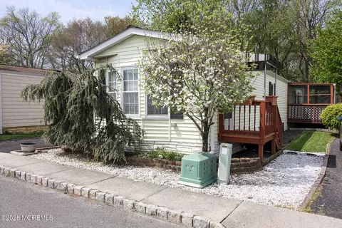46 Seattle Slew Dr, Howell, NJ 07731