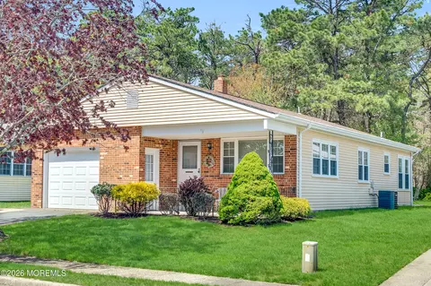 85 Troumaka St, Toms River, NJ 08757