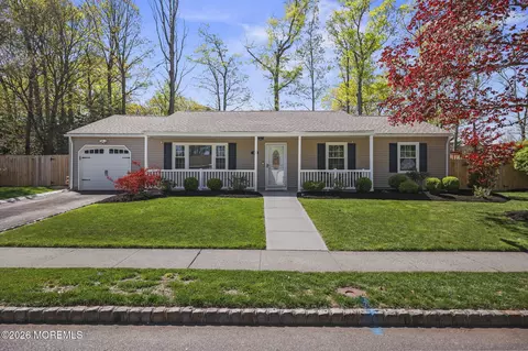 22 Shadyside Ave, Hazlet, NJ 07730