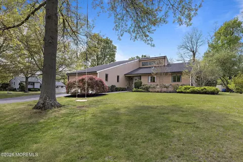 10 Old Farm Rd, Tinton Falls, NJ 07724