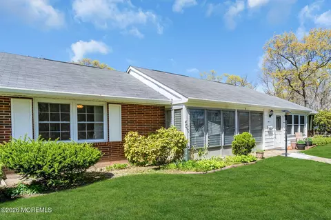 80 Dorchester Dr #C, Lakewood, NJ 08701