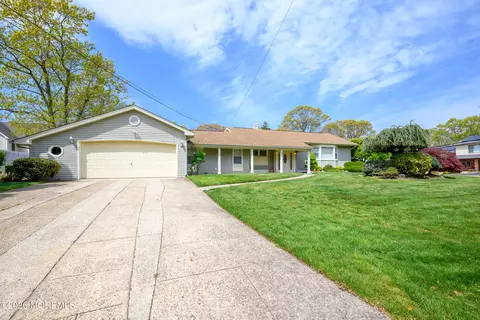 596 Sica Ln, Toms River, NJ 08753