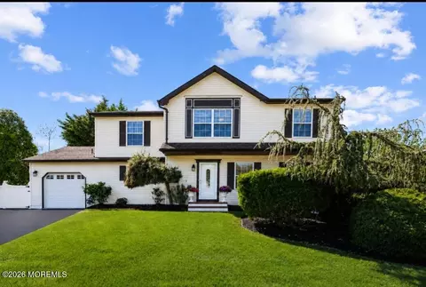 69 Gladiola Dr, Howell, NJ 07731
