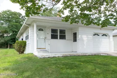 50 Biabou Dr, Toms River, NJ 08757