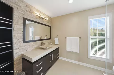 Bath - 295 Frank Applegate Rd, Jackson, NJ 08527 photo 1 of 5