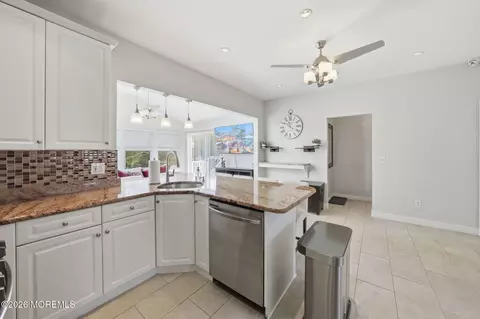 Kitchen - 295 Frank Applegate Rd, Jackson, NJ 08527 photo 4 of 4