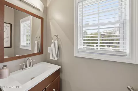 Bath - 295 Frank Applegate Rd, Jackson, NJ 08527 photo 3 of 5