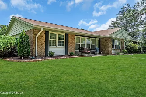 40 Buckingham Dr # A, Manchester, NJ 08759