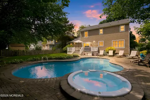 924 Ocean Rd, Point Pleasant, NJ 08742