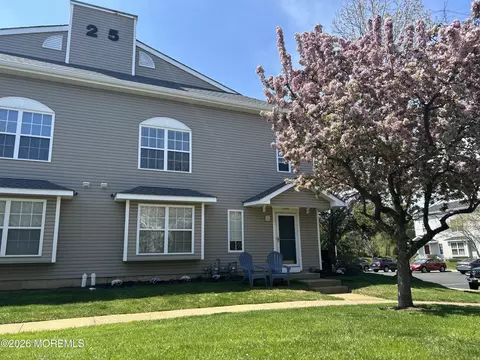 2505 Metedeconk Ct, Freehold, NJ 07728