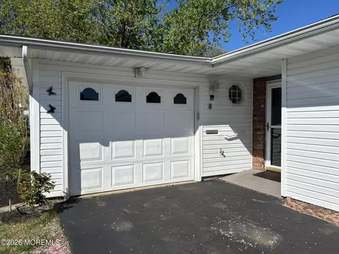 58 Central Blvd, Brick, NJ 08724