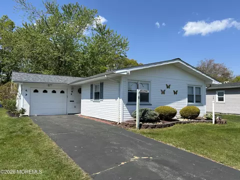 58 Central Blvd, Brick, NJ 08724