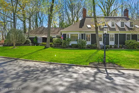 5 Berkeley Sq, Brielle, NJ 08730