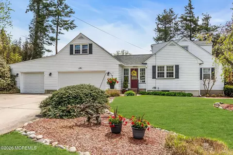 623 Brookside Dr, Toms River, NJ 08753