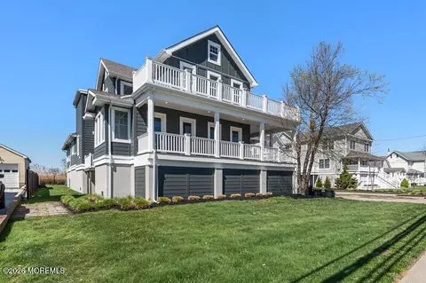 40 Riverdale Ave, Monmouth Beach, NJ 07750