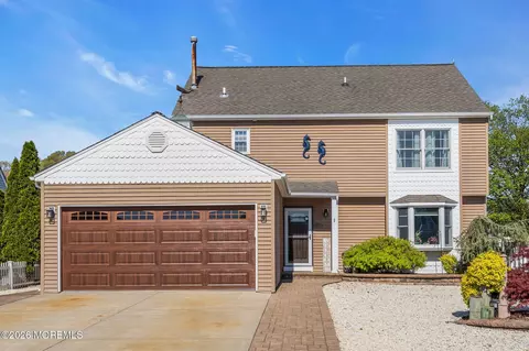 74 Ocean Gate Ave, Bayville, NJ 08721