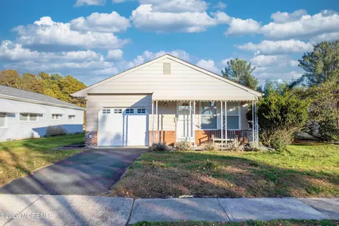 91 Cabrillo Blvd, Toms River, NJ 08757