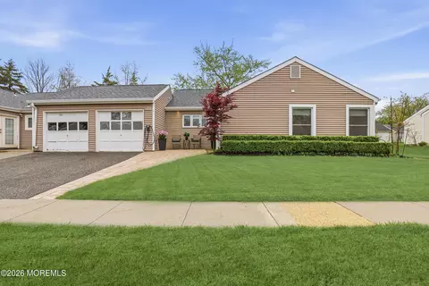 5 Thyme Dr # B, Lakewood, NJ 08701