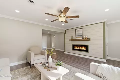 266 Westbrook Dr, Toms River, NJ 08757